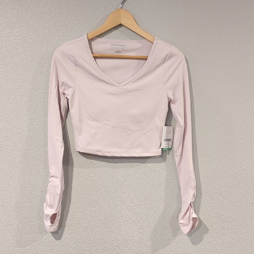 Forever 21 Light Pink V-Neck Crop Top Size Medium